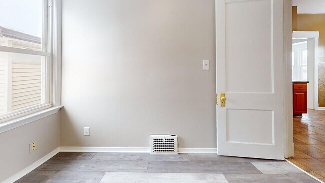 Building Photo - 3360 W 84th St