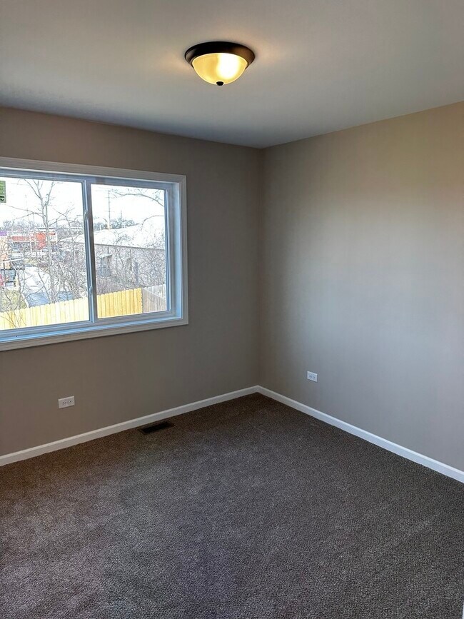 Building Photo - 317 Buena Terrace