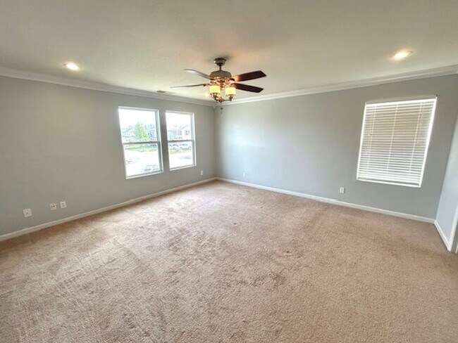 Building Photo - Move In Ready!-Charming 3 -bedroom Home with a move in special-$300 off first month's rent.