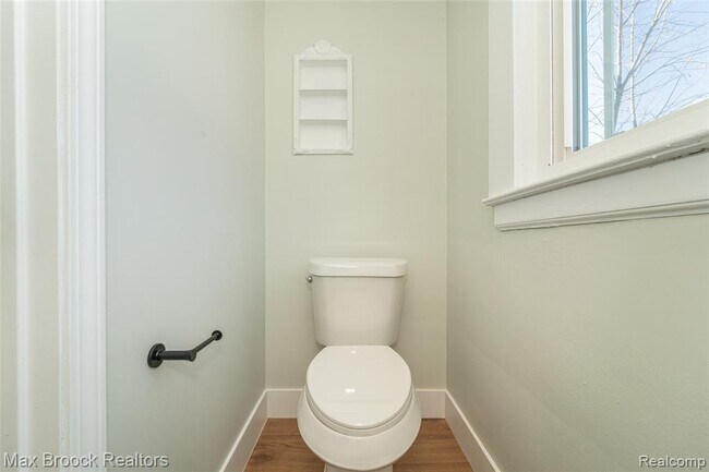 Building Photo - 3266 Collingwood St