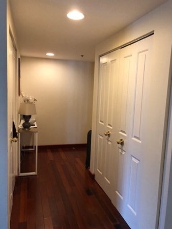 Building Photo - 10 Museum Way