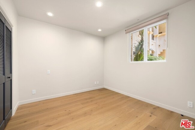 Building Photo - 16123 Sunset Blvd