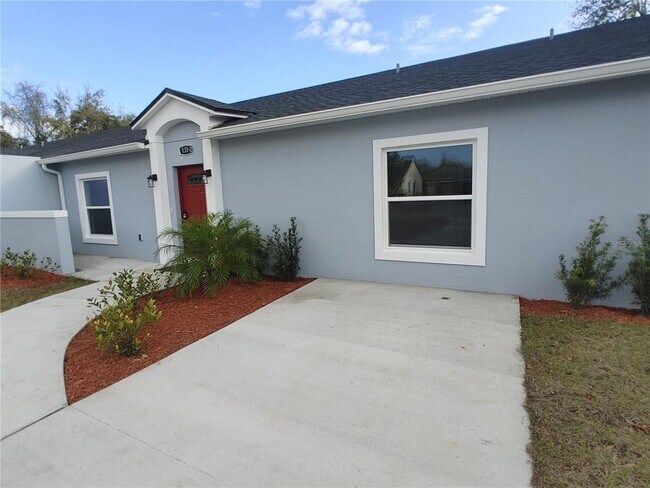 Primary Photo - 131 Hummingbird St