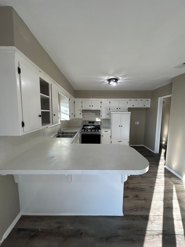 Building Photo - 3-Bedroom, 2-Bath Home in Prime Location!