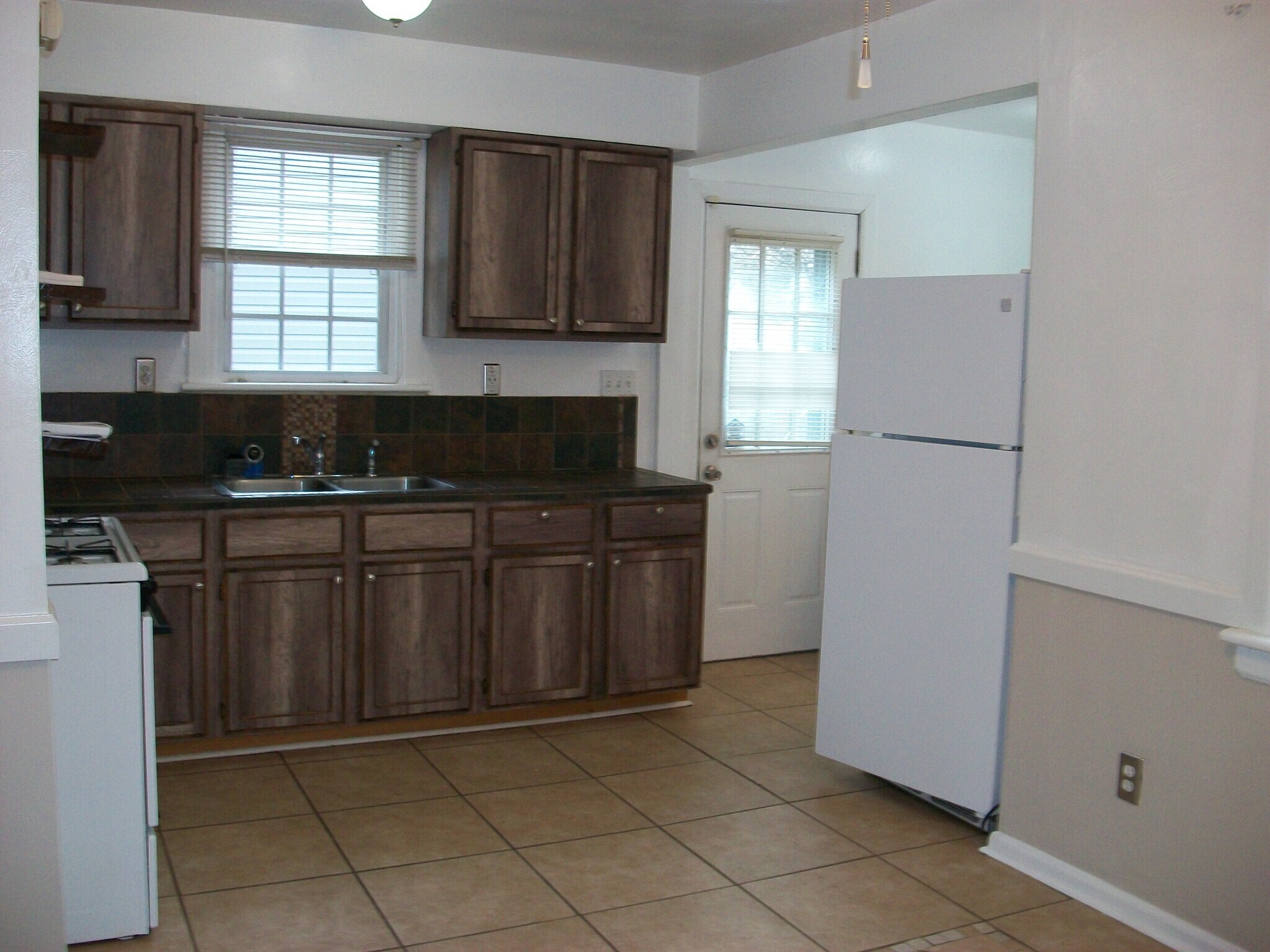 Building Photo - 6429 Dove St