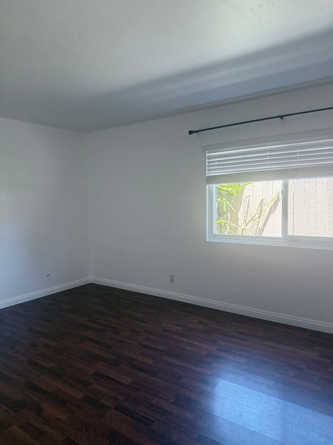 Building Photo - MOVE-IN SPECIAL FOR JULY - 3 Br 2 ba with ...