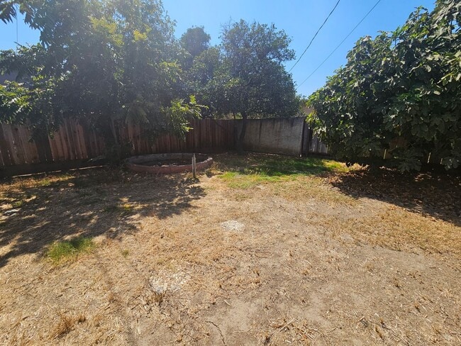 Building Photo - 658 Washington Ave