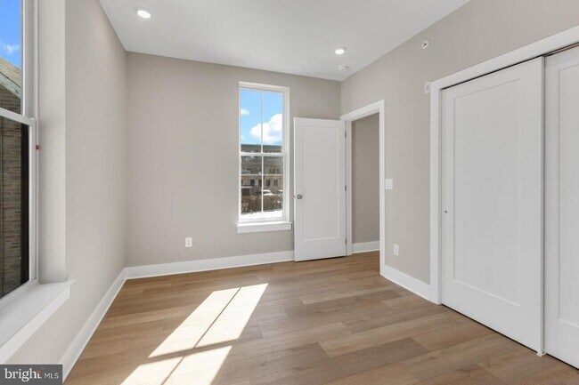 Building Photo - 6712 Ridge Ave