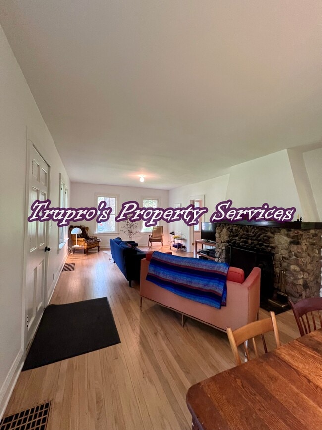 Building Photo - 13844 S Log Cabin Rd