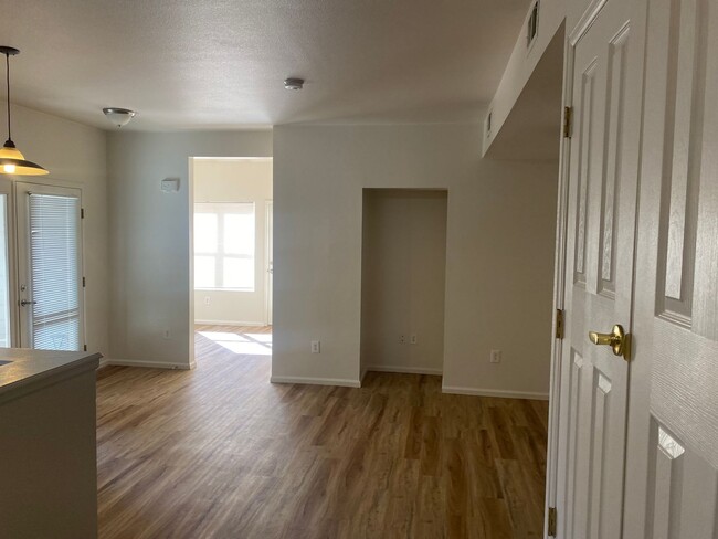 Building Photo - 2541 S Bahama Cir