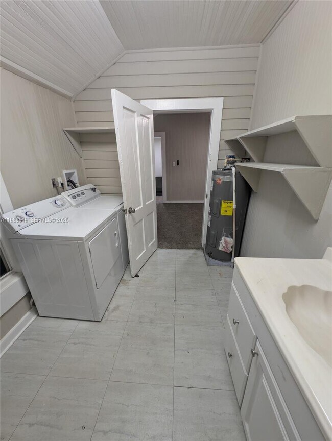 Building Photo - 700 Boston Ave