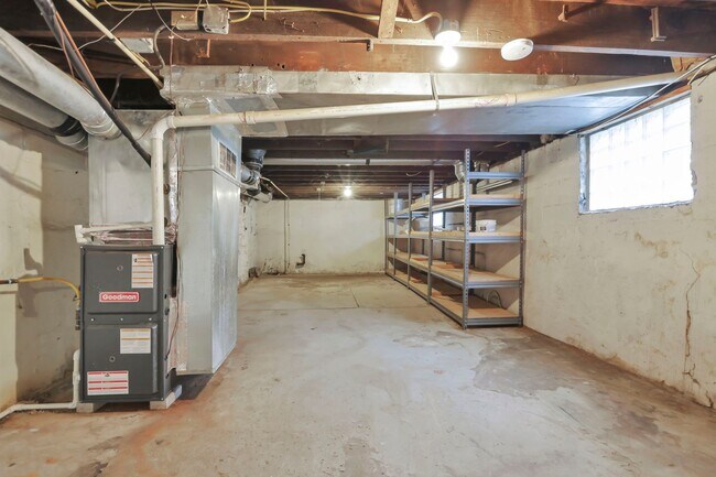 Building Photo - 293-295 Woodrow Ave