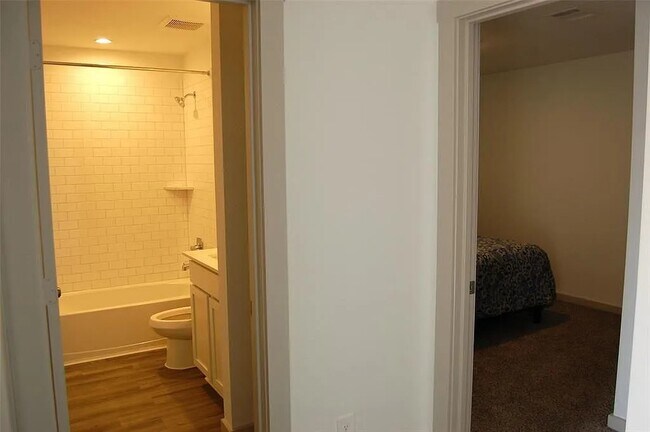 Building Photo - 7839 Murciana Dr