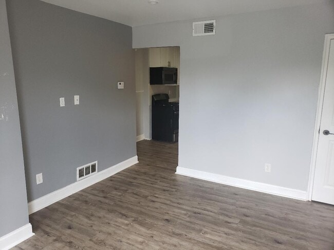 Building Photo - Capitol Hill/ H street - Renovated 1 bedro...