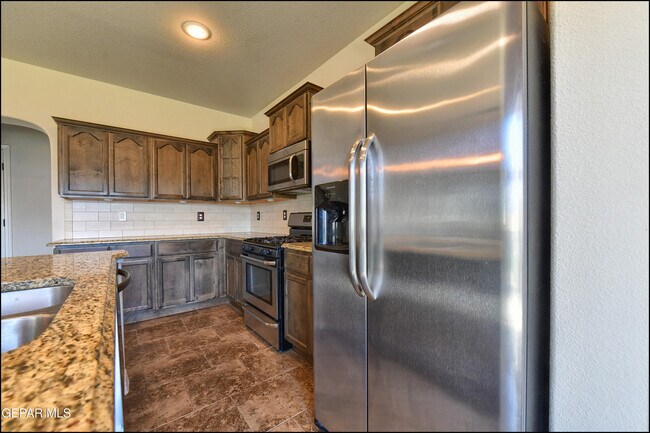 Building Photo - 7528 Wolf Creek Dr