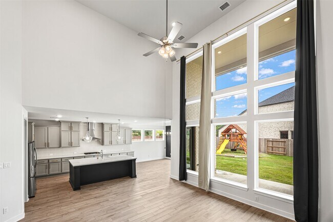 Building Photo - 29024 Red Lp Dr