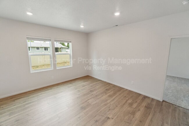 Building Photo - 5508 W Jamestown Ln