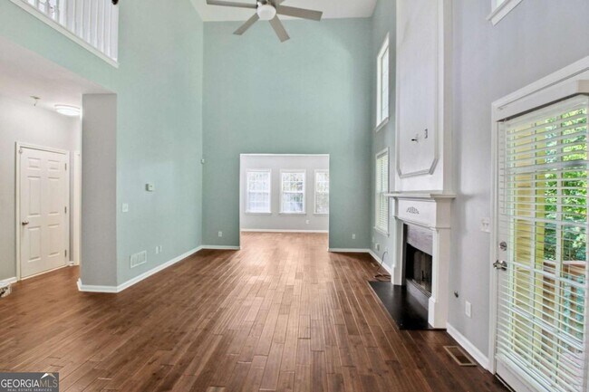 Building Photo - 2011 Chelton Way SE