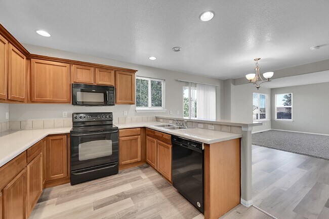 Building Photo - $2,295.95 - 4 bedroom, 2.5 baths, Charming home in Fountain with Big Fenced in Yard!