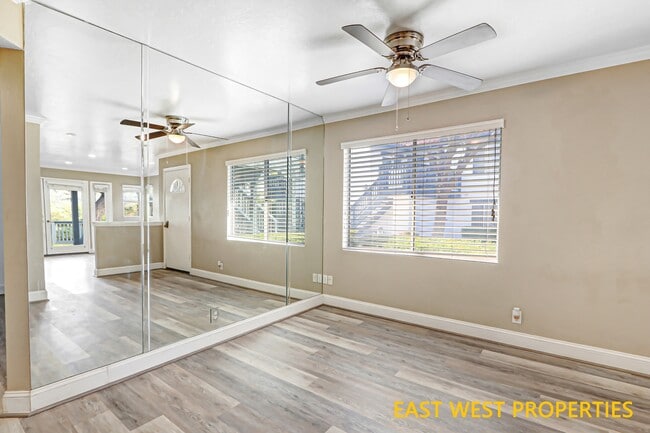 Building Photo - 21 Lobelia