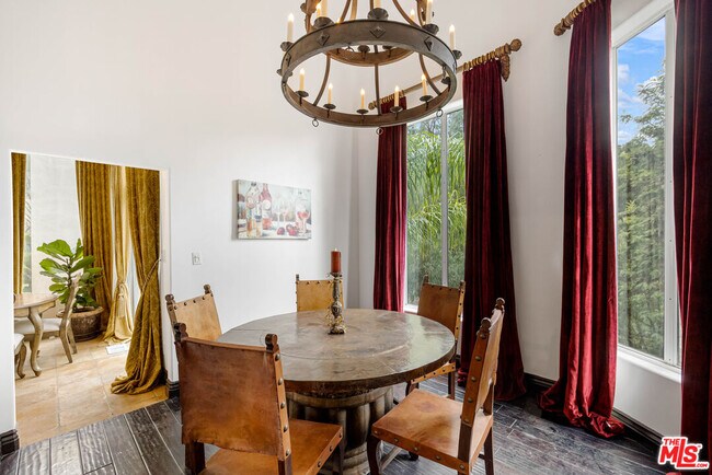 Building Photo - 3030 Passmore Dr