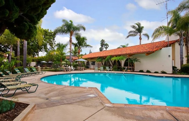 Building Photo - M/I SPECIAL - Remodeled Townhome in Point ...