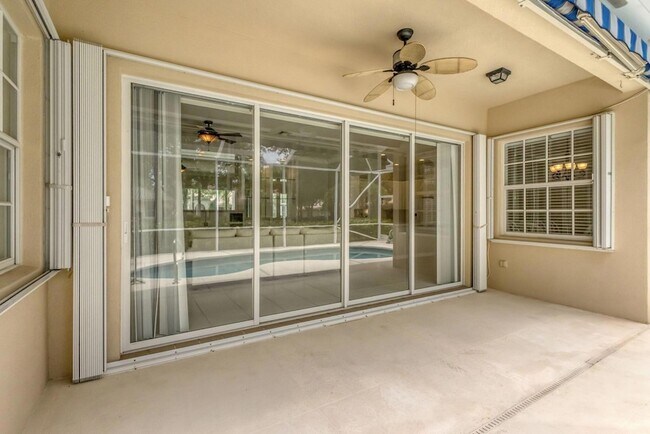 Building Photo - 121 Savona Dr