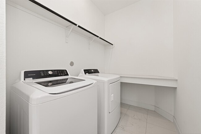 Building Photo - 16915 Chapel Knox Dr