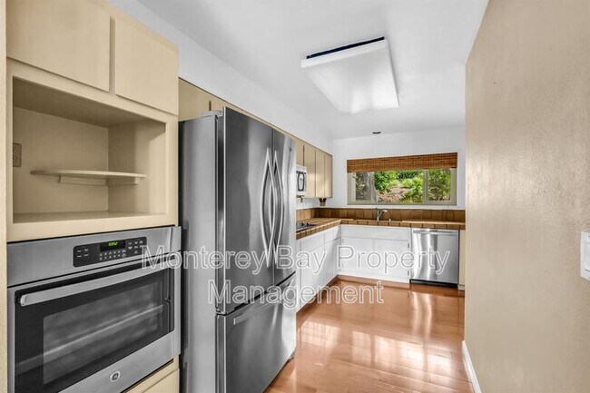 Building Photo - 29 Montsalas Dr