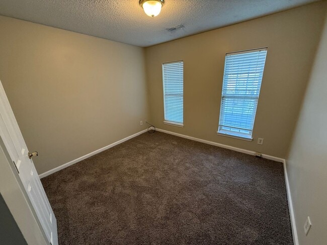 Building Photo - Cute Home in Great North Charlotte Community
