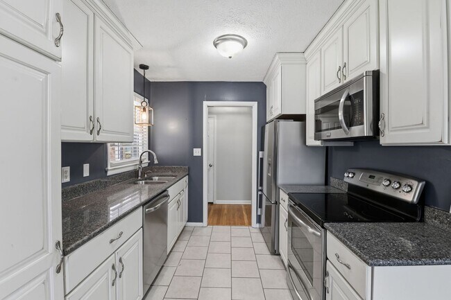 Building Photo - 3 Bedroom 1.5 bath home in hampton