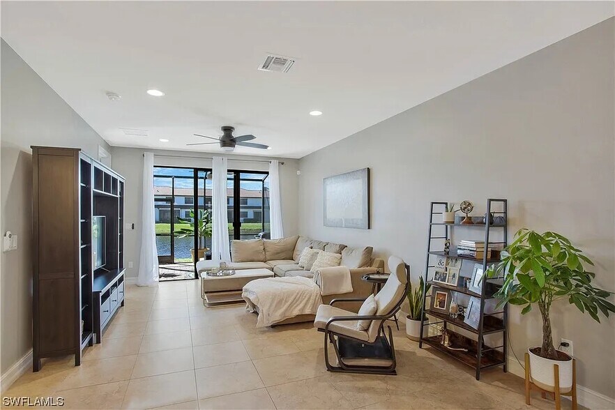 Building Photo - 7972 Bristol Cir