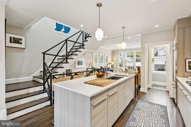 Building Photo - 1724 34th St NW