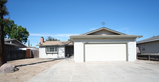 Primary Photo - Charming residence for rent with perfect b...
