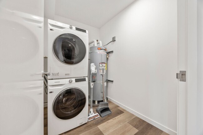 Building Photo - Brand-New Furnished 1BR at The Park on Keeaumoku