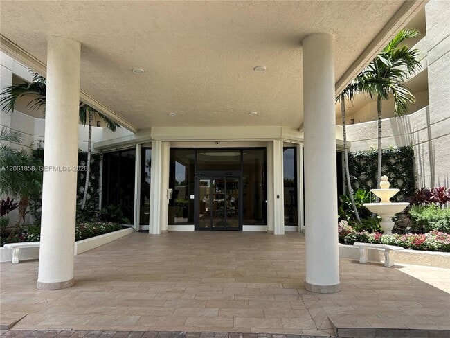 Building Photo - 720 S Collier Blvd