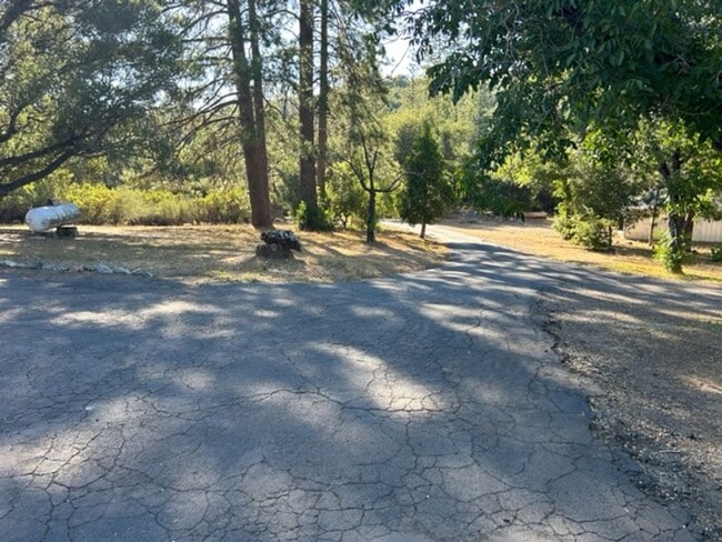 Building Photo - G5 | (CHP) 18480 Deer Flat Road