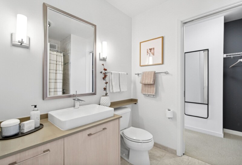 Building Photo - 330 W Grand Ave