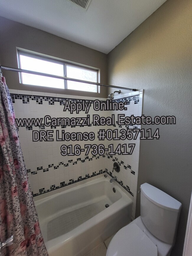 Building Photo - 9197 Irish Gold Way