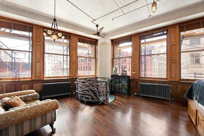 Building Photo - 874 Broadway-