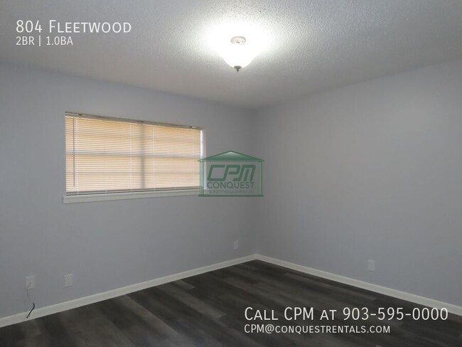 Building Photo - 804 Fleetwood-