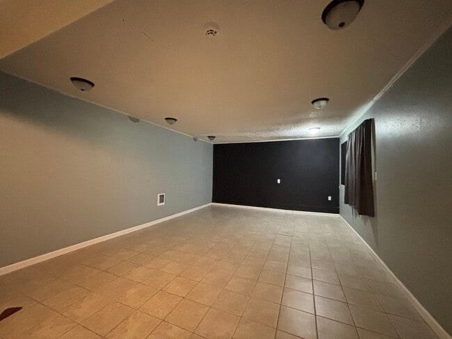 Building Photo - 3604 Madrona St