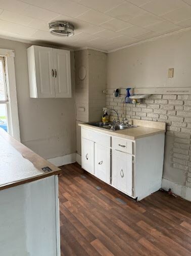 Building Photo - 1286 E Vanderhoof St