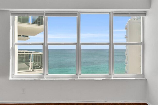 Building Photo - 3700 Galt Ocean Dr