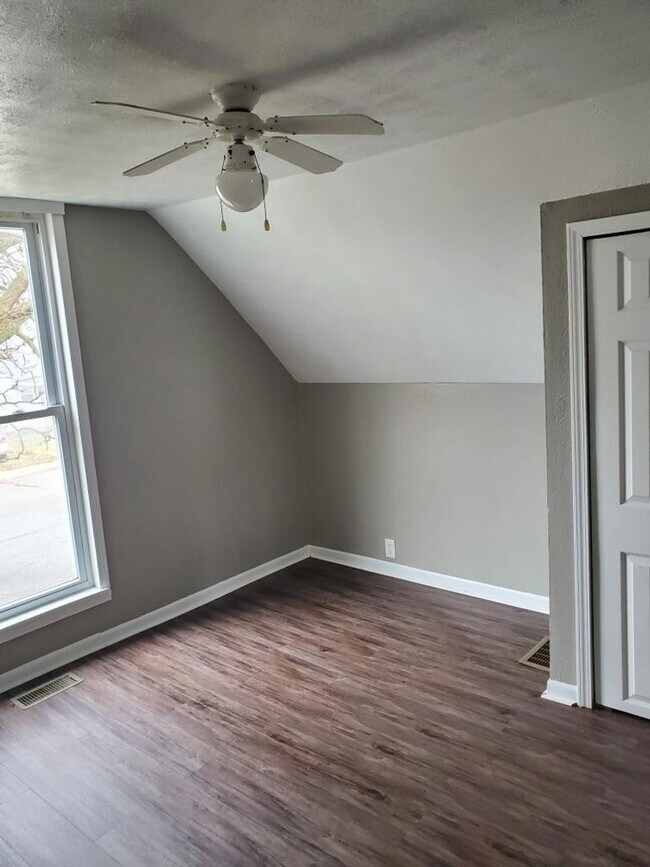 Building Photo - Close to the Park Cute 3-bedroom Home