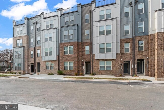 Building Photo - 2152 Glacier Rd