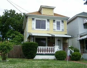 Building Photo - 829 22nd St