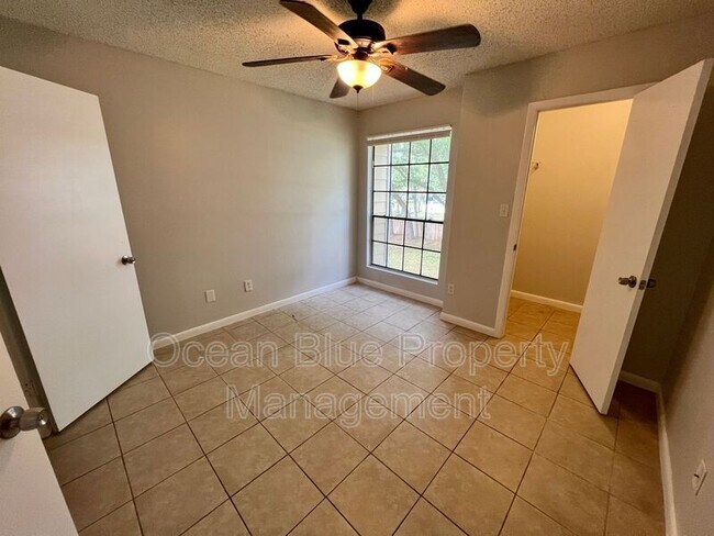 Building Photo - 8638 Fancy Finch Dr