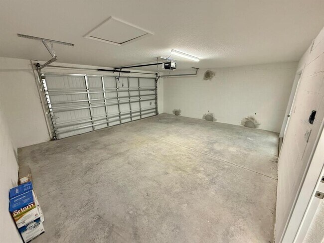 Building Photo - 15445 Bay Brg St