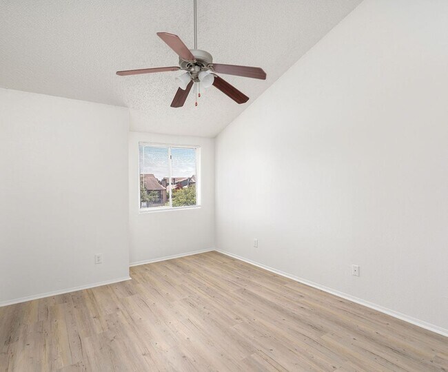 Building Photo - 2111 Holly Hall St